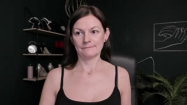 VivianWILD online show from 10.27.25