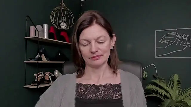 VivianWILD online show from 11.24.25