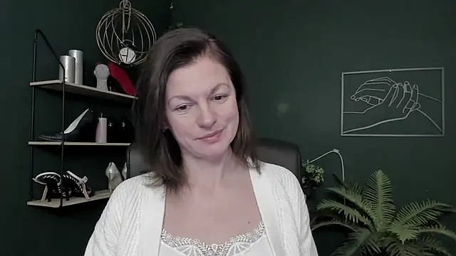 Snapshot of VivianWILD chatting on 02.03.26 VivianWILD online show from 02.03.26