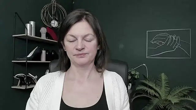 Snapshot of VivianWILD chatting on 02.05.26 VivianWILD online show from 02.05.26