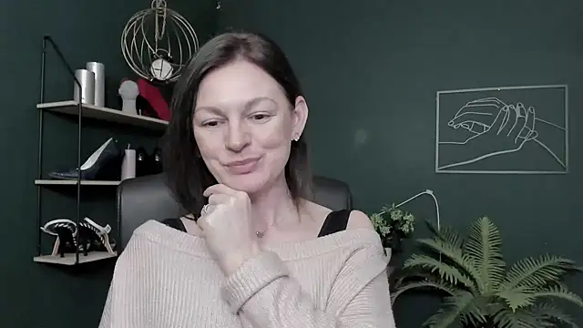 Snapshot of VivianWILD chatting on 02.06.26 VivianWILD online show from 02.06.26