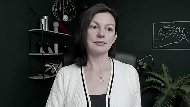Snapshot of VivianWILD chatting on 07.07.26 VivianWILD online show from 07.07.26