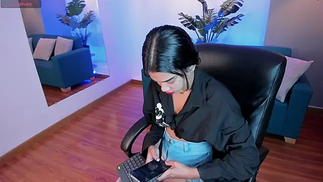 Snapshot of saracorraless chatting on 01.25.25 saracorraless online show from 01.25.25