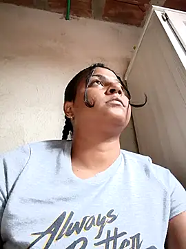 Snapshot of Giselabrunette25 chatting on 01.15.26 Giselabrunette25 online show from 01.15.26