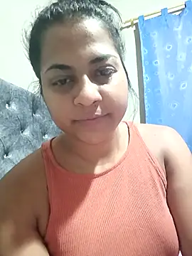 Snapshot of Giselabrunette25 chatting on 02.11.26 Giselabrunette25 online show from 02.11.26