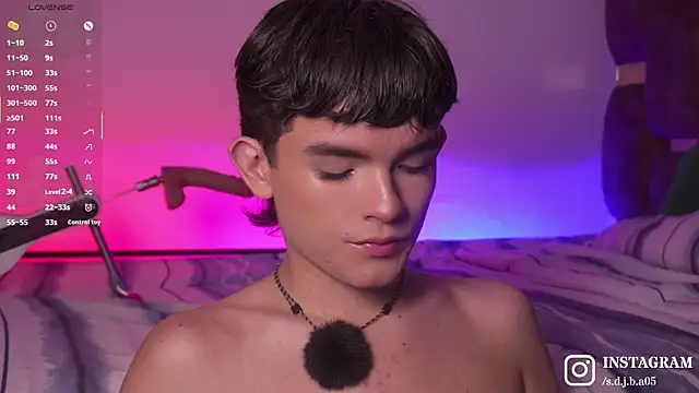 Angelo 018 online show from 10.31.25