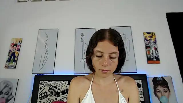 Snapshot of Rihana14 chatting on 04.19.26 Rihana14 online show from 04.19.26