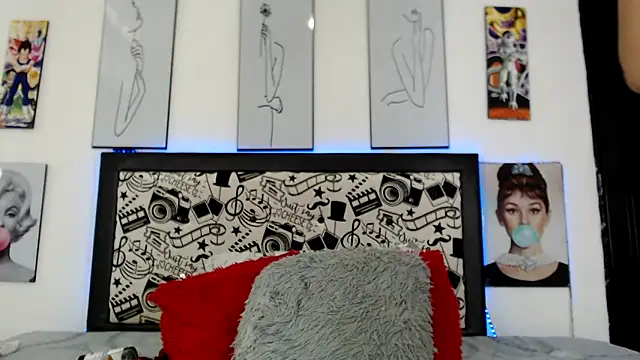 Snapshot of Rihana14 chatting on 05.25.26 Rihana14 online show from 05.25.26