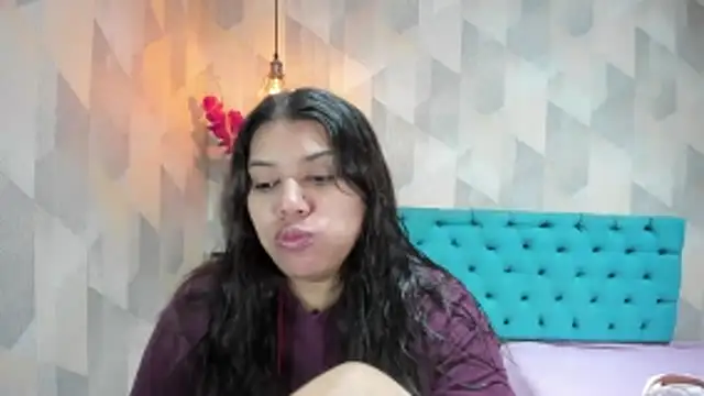 Snapshot of LindaBreeS chatting on 06.04.26 LindaBreeS online show from 06.04.26