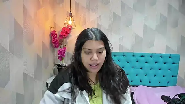 Snapshot of LindaBreeS chatting on 07.02.26 LindaBreeS online show from 07.02.26