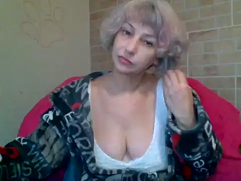 Snapshot of Lorie_Carrie chatting on 12.04.24 Lorie Carrie online show from 12.04.24