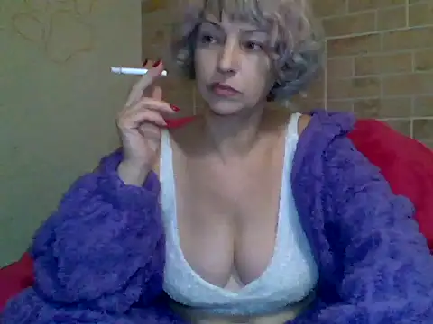 Snapshot of Lorie_Carrie chatting on 12.11.24 Lorie Carrie online show from 12.11.24