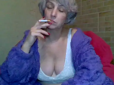 Snapshot of Lorie_Carrie chatting on 12.25.24 Lorie Carrie online show from 12.25.24