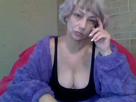 Snapshot of Lorie_Carrie chatting on 01.10.25 Lorie Carrie online show from 01.10.25