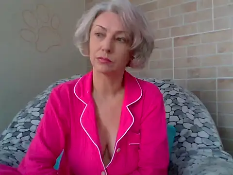 Snapshot of Lorie_Carrie chatting on 09.19.25 Lorie Carrie online show from 09.19.25