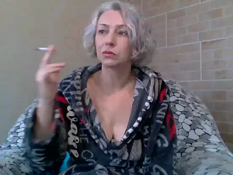 Snapshot of Lorie_Carrie chatting on 10.23.25 Lorie Carrie online show from 10.23.25