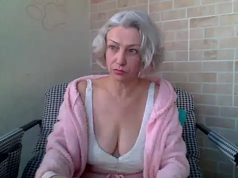 Lorie Carrie online show from 03.12.26