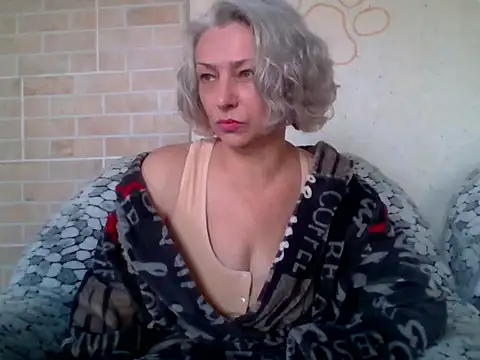 Lorie Carrie online show from 04.15.26