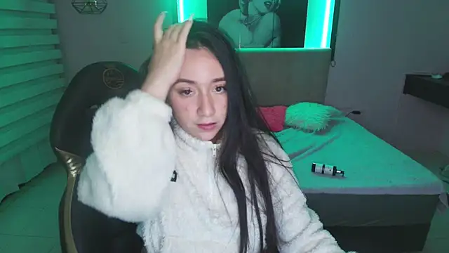 Andrea Ramos online show from 02.26.25