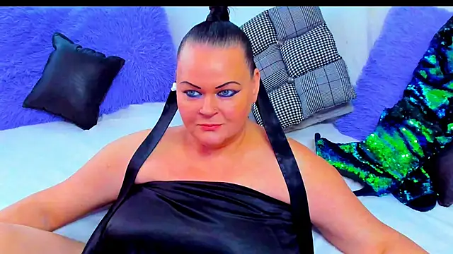 MilanaBiegert online show from 11.28.25