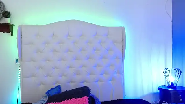 elena detroya online show from 12.23.24