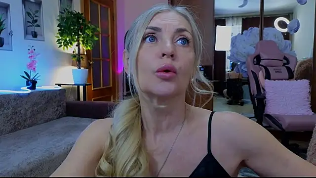 amelia blondy online show from 02.14.25