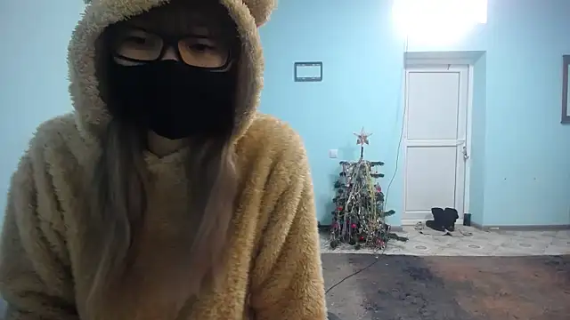 Snapshot of elllaaxx chatting on 12.11.24 elllaaxx online show from 12.11.24