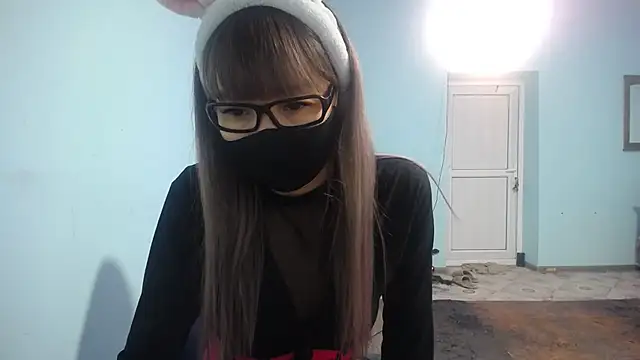 Snapshot of elllaaxx chatting on 12.28.24 elllaaxx online show from 12.28.24
