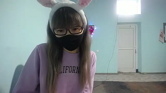Snapshot of elllaaxx chatting on 02.14.25 elllaaxx online show from 02.14.25