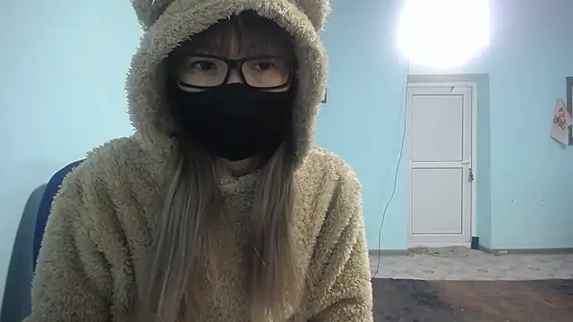 Snapshot of elllaaxx chatting on 02.18.25 elllaaxx online show from 02.18.25