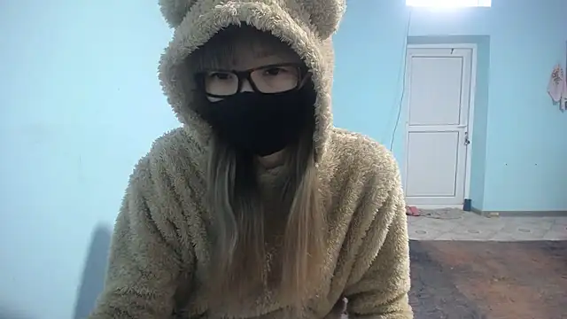 Snapshot of elllaaxx chatting on 02.20.25 elllaaxx online show from 02.20.25