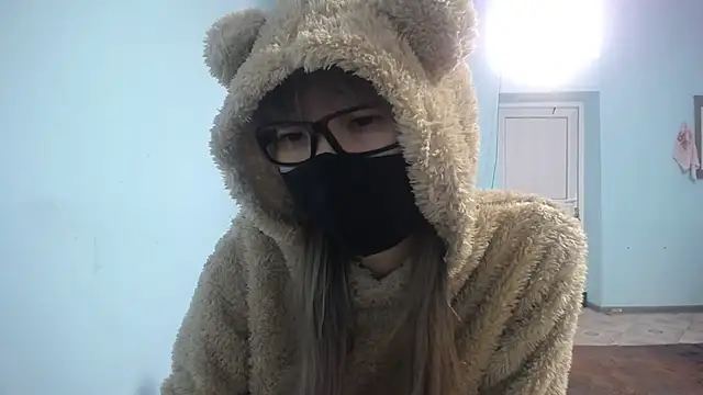 Snapshot of elllaaxx chatting on 02.20.25 elllaaxx online show from 02.20.25