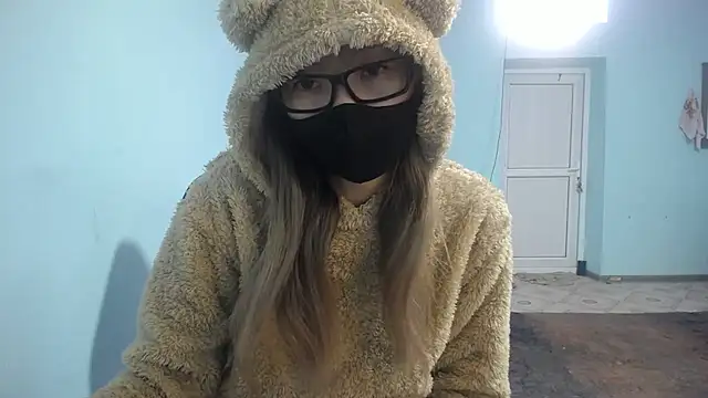 Snapshot of elllaaxx chatting on 02.21.25 elllaaxx online show from 02.21.25