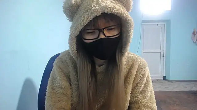 Snapshot of elllaaxx chatting on 02.25.25 elllaaxx online show from 02.25.25