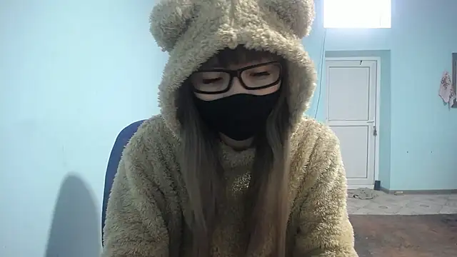 Snapshot of elllaaxx chatting on 03.03.25 elllaaxx online show from 03.03.25
