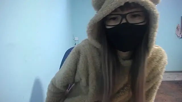 Snapshot of elllaaxx chatting on 03.04.25 elllaaxx online show from 03.04.25