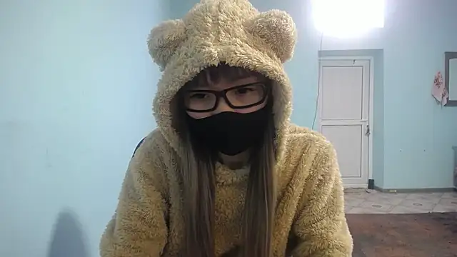 Snapshot of elllaaxx chatting on 03.14.25 elllaaxx online show from 03.14.25