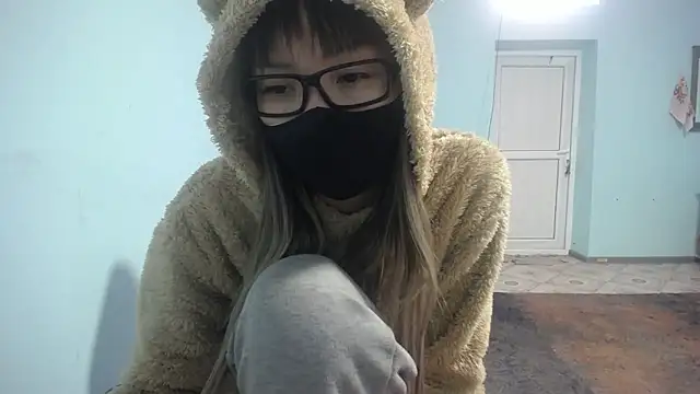 Snapshot of elllaaxx chatting on 03.16.25 elllaaxx online show from 03.16.25