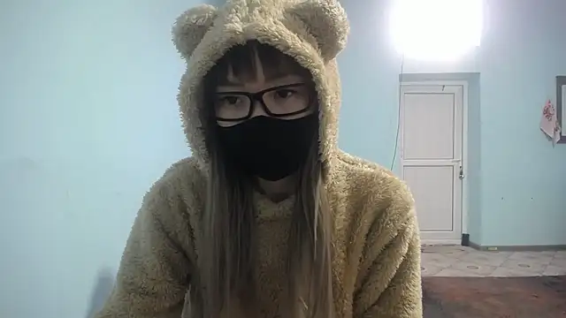 Snapshot of elllaaxx chatting on 03.17.25 elllaaxx online show from 03.17.25