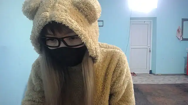 Snapshot of elllaaxx chatting on 03.21.25 elllaaxx online show from 03.21.25