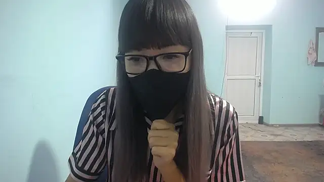 Snapshot of elllaaxx chatting on 09.13.25 elllaaxx online show from 09.13.25