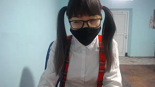 Snapshot of elllaaxx chatting on 09.18.25 elllaaxx online show from 09.18.25