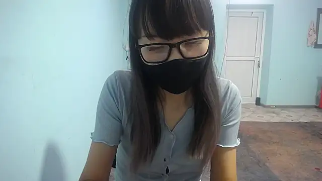 Snapshot of elllaaxx chatting on 09.24.25 elllaaxx online show from 09.24.25