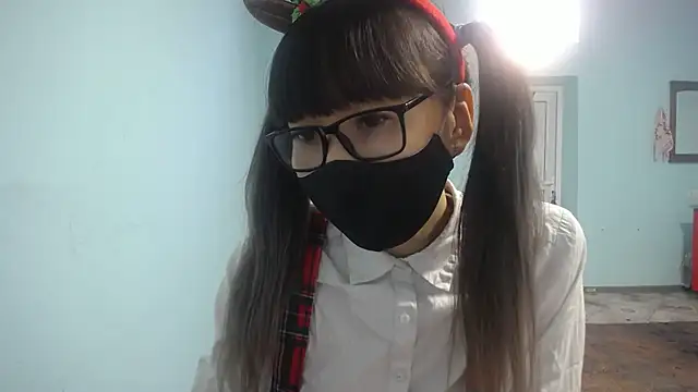 elllaaxx online show from 10.30.25