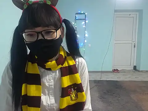 elllaaxx online show from 12.18.25