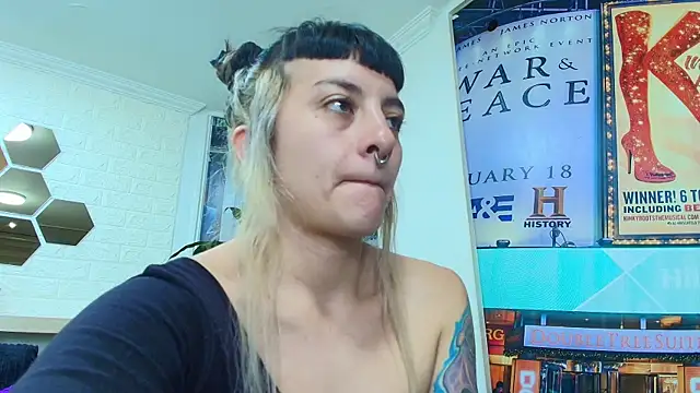 Naughty Kittenm online show from 03.05.25