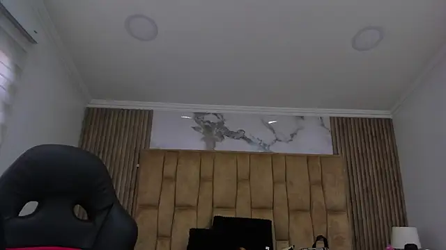 Snapshot of Naughty_Kittenm chatting on 05.15.26 Naughty Kittenm online show from 05.15.26