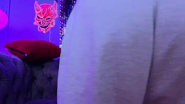 Julieta Russell online show from 03.03.25