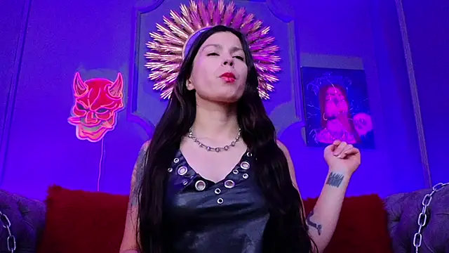 Julieta Russell online show from 03.07.25