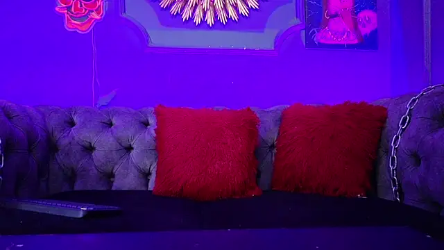 Julieta Russell online show from 03.10.25